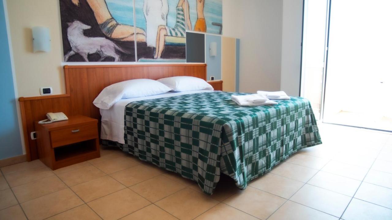 Hotel Royal Giulianova Exterior foto