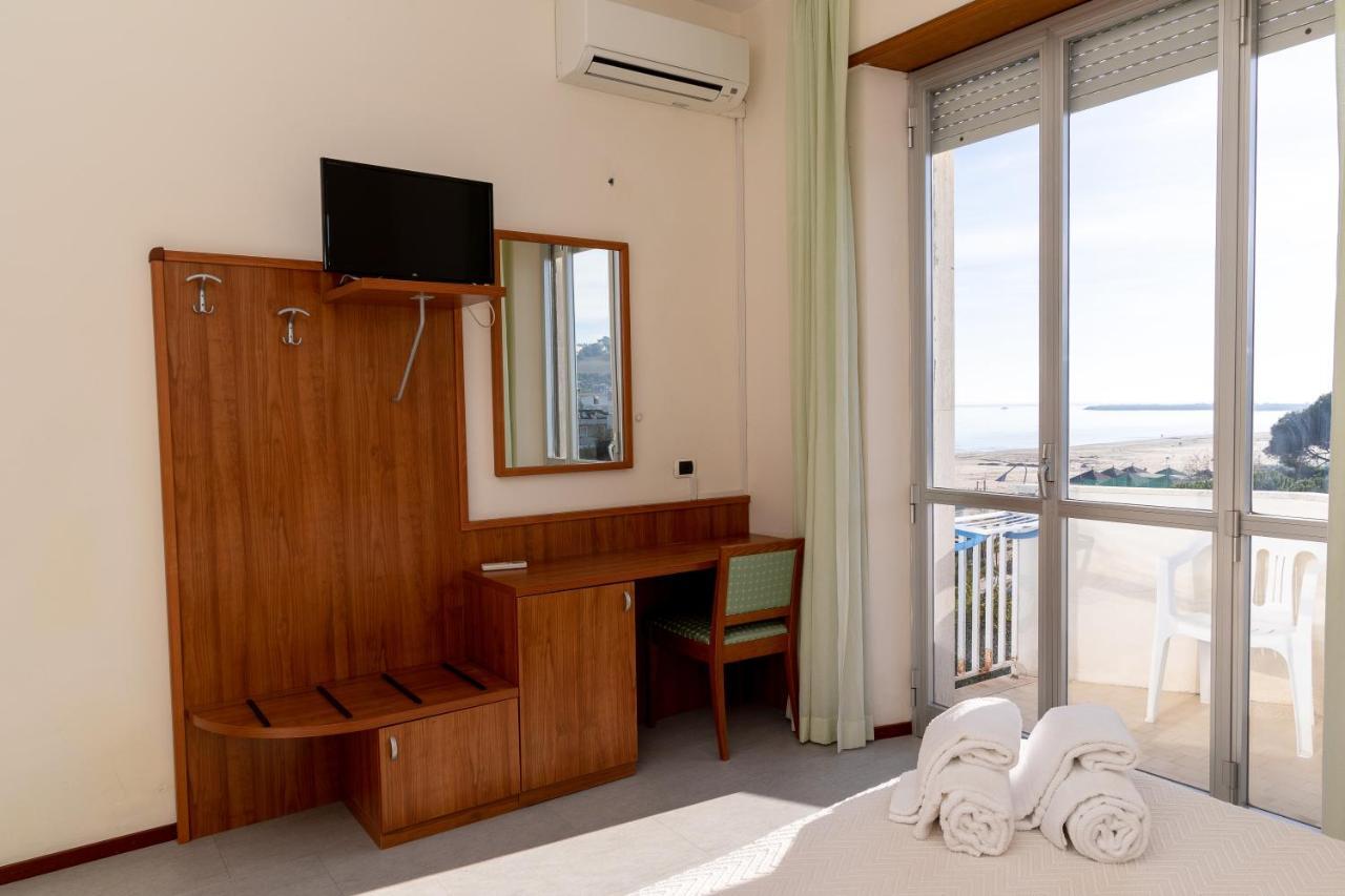Hotel Royal Giulianova Exterior foto